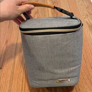 Momojing insulated breastmilk cooler and baby bottle bag